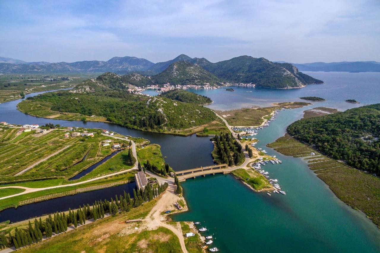 Apartments By The Sea Blace, Neretva Delta - Usce Neretve - 16068 Extérieur photo