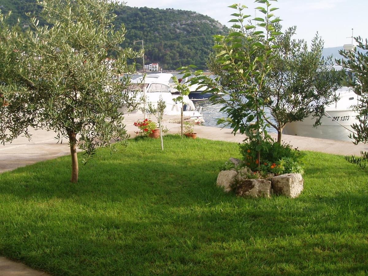Apartments By The Sea Blace, Neretva Delta - Usce Neretve - 16068 Extérieur photo
